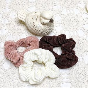 NWT Textured Satin VSCO Hair Scrunchie 3pc Set